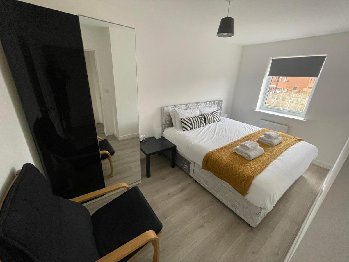 Modern Room With Huge Bed - Walk To City Centre! Manchester Kültér fotó