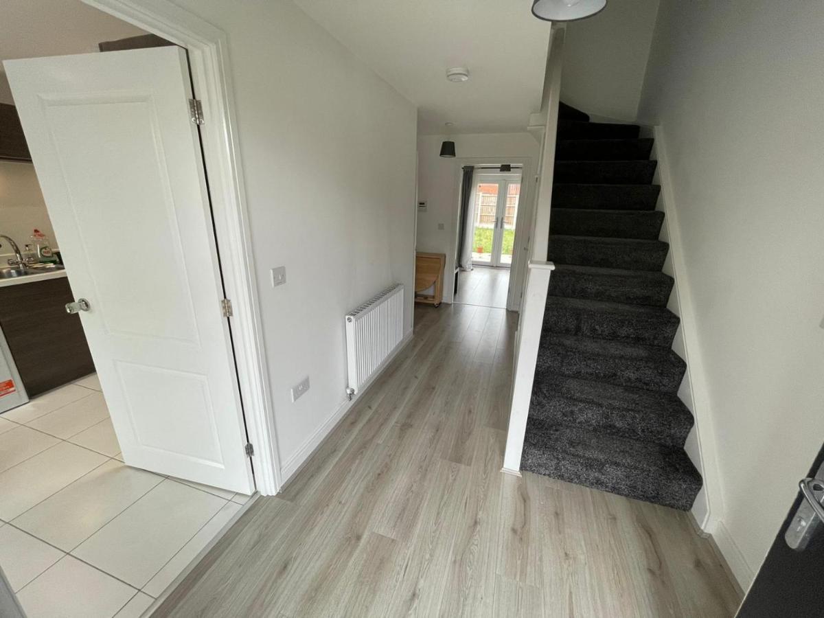 Modern Room With Huge Bed - Walk To City Centre! Manchester Kültér fotó